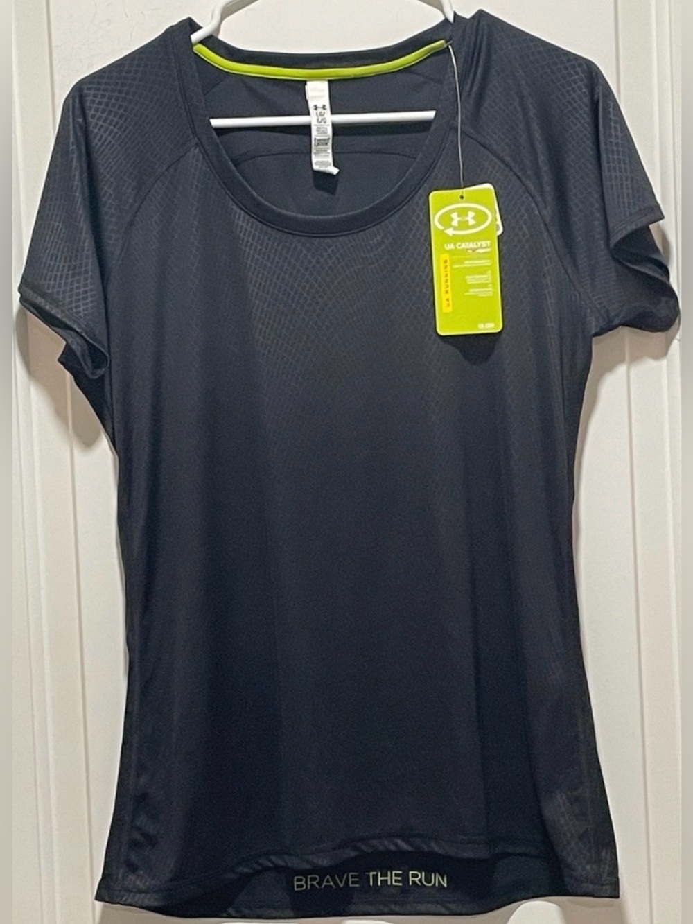 UA Brave The Run Short Sleeve Performance Heat Gear Crosshatch Black Large